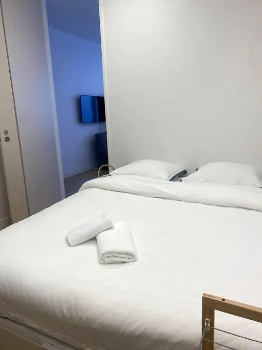 Modern Parisian Flat In Montparnasse Area Apartment 0*, Paris