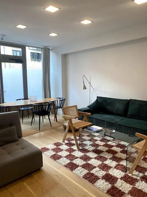 Modern Parisian Flat In Montparnasse Area公寓